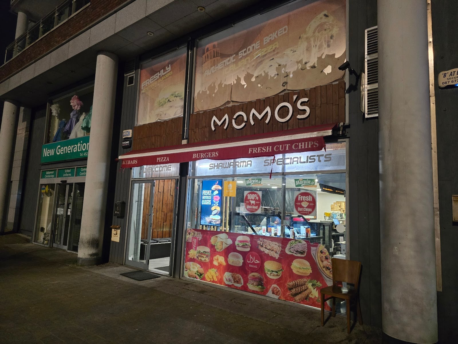MoMo's